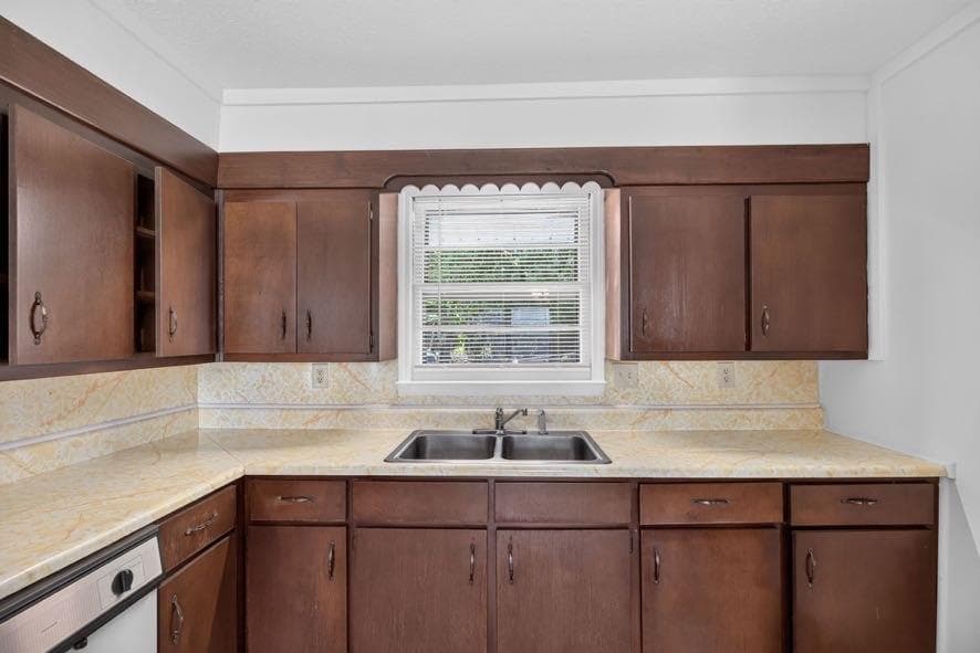 2 bedroom, 2 bathroom, 1,626 sq ft single family residence for sale at 743 Almon Road, Carrollton, GA 30117 — photo 7