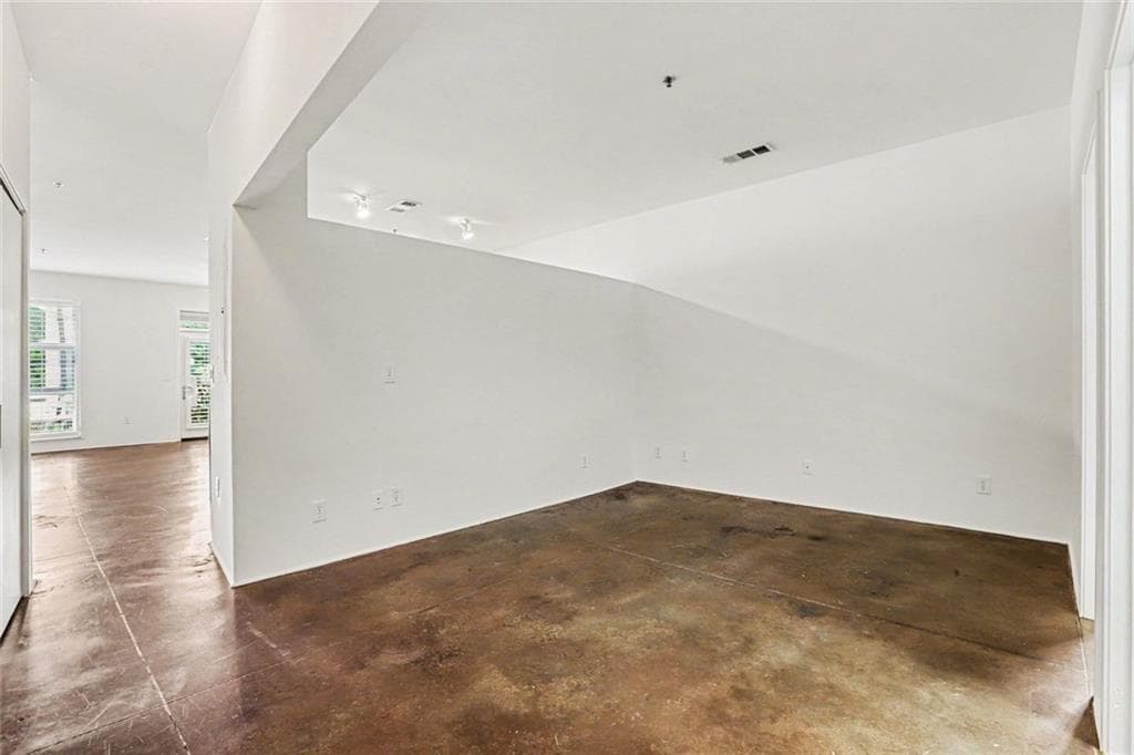 1 bedroom, 2 bathroom, 960 sq ft condominium for sale at 560 Dutch Valley Road 2305, Atlanta, GA 30324 — photo 7