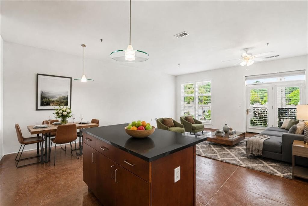 1 bedroom, 2 bathroom, 960 sq ft condominium for sale at 560 Dutch Valley Road 2305, Atlanta, GA 30324 — photo 8