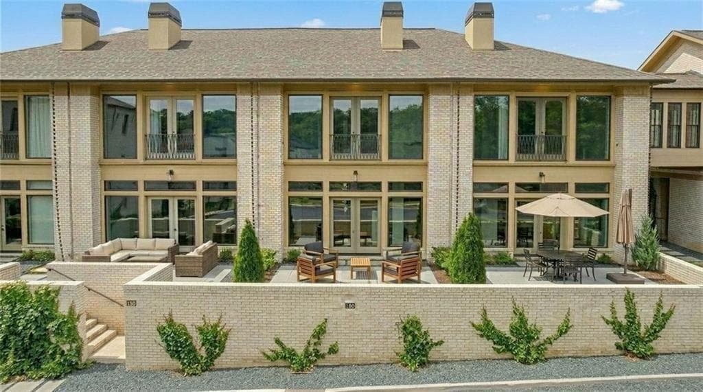 3 bedroom, 3 bathroom, 1,864 sq ft townhouse under contract at 180 Rolison Way, Fayetteville, GA 30214