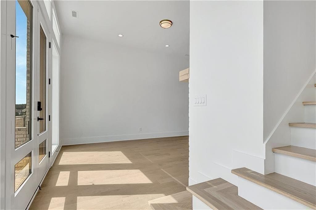 3 bedroom, 3 bathroom, 1,864 sq ft townhouse under contract at 180 Rolison Way, Fayetteville, GA 30214 — photo 9