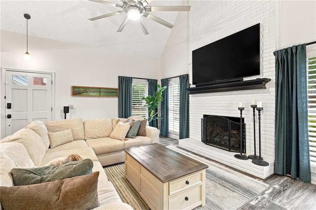 2 bedroom, 3 bathroom, 1,488 sq ft single family residence for sale at 414 Roswell Green Lane, Roswell, GA 30075 — photo 3