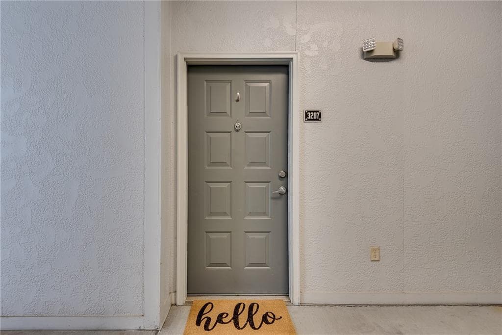 2 bedroom, 2 bathroom, 1,077 sq ft condominium for sale at 821 Ralph Mcgill Boulevard 3207, Atlanta, GA 30306 — photo 2