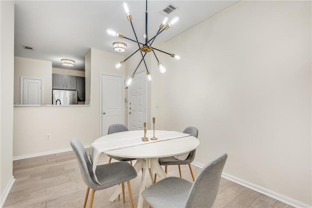 2 bedroom, 2 bathroom, 1,077 sq ft condominium for sale at 821 Ralph Mcgill Boulevard 3207, Atlanta, GA 30306 — photo 6