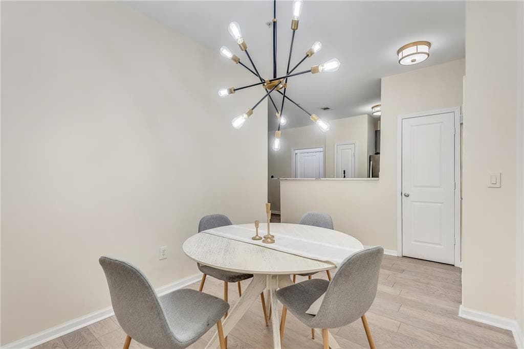 2 bedroom, 2 bathroom, 1,077 sq ft condominium for sale at 821 Ralph Mcgill Boulevard 3207, Atlanta, GA 30306 — photo 7