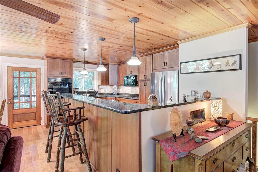 3 bedroom, 3 bathroom single family residence under contract at 999 Crippled Oak Trail, Jasper, GA 30143 — photo 9