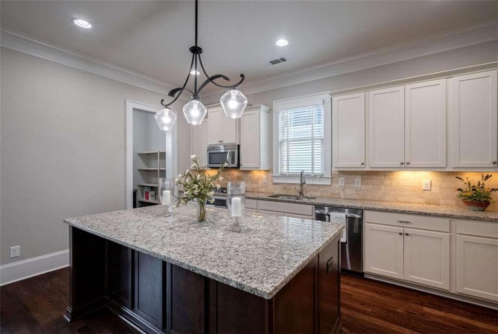 3 bedroom, 4 bathroom, 2,596 sq ft single family residence for sale at 3790 Greenleffe Drive, Statham, GA 30666 — photo 9