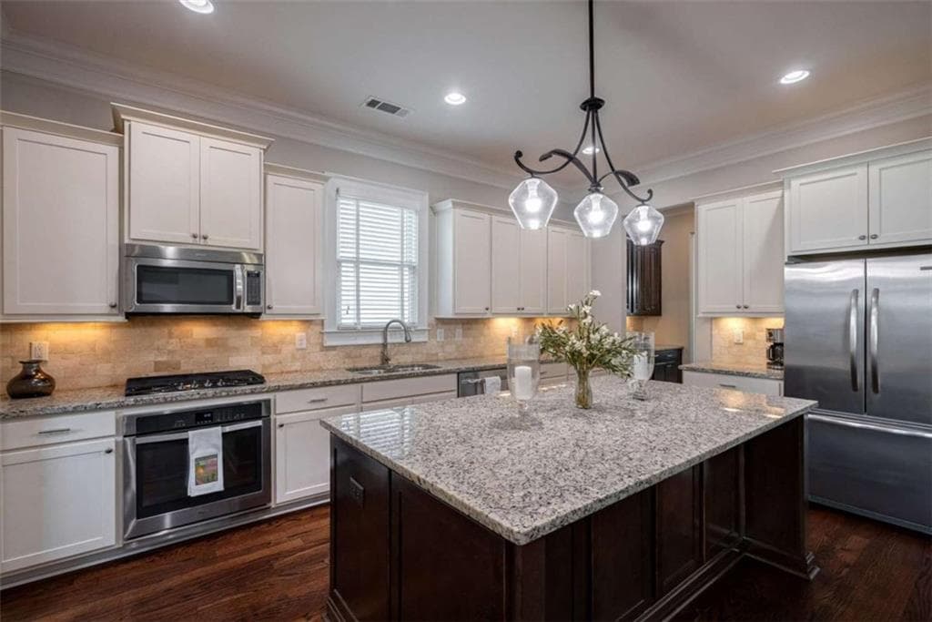 3 bedroom, 4 bathroom, 2,596 sq ft single family residence for sale at 3790 Greenleffe Drive, Statham, GA 30666 — photo 10