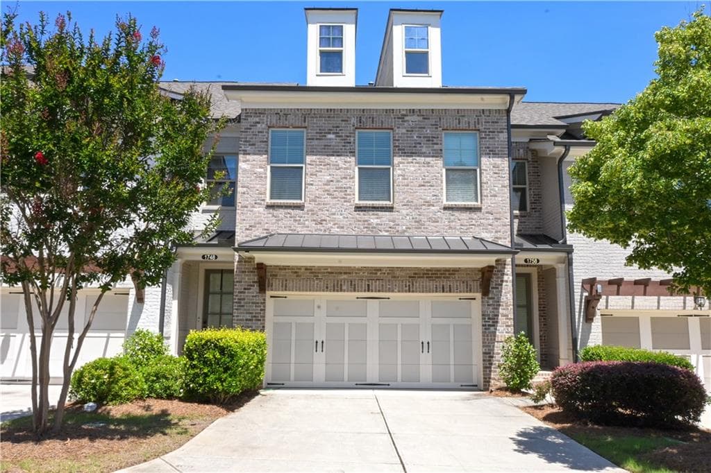 3 bedroom, 3 bathroom, 2,136 sq ft townhouse for sale at 1758 Glenview Park Circle, Duluth, GA 30097 — photo 3