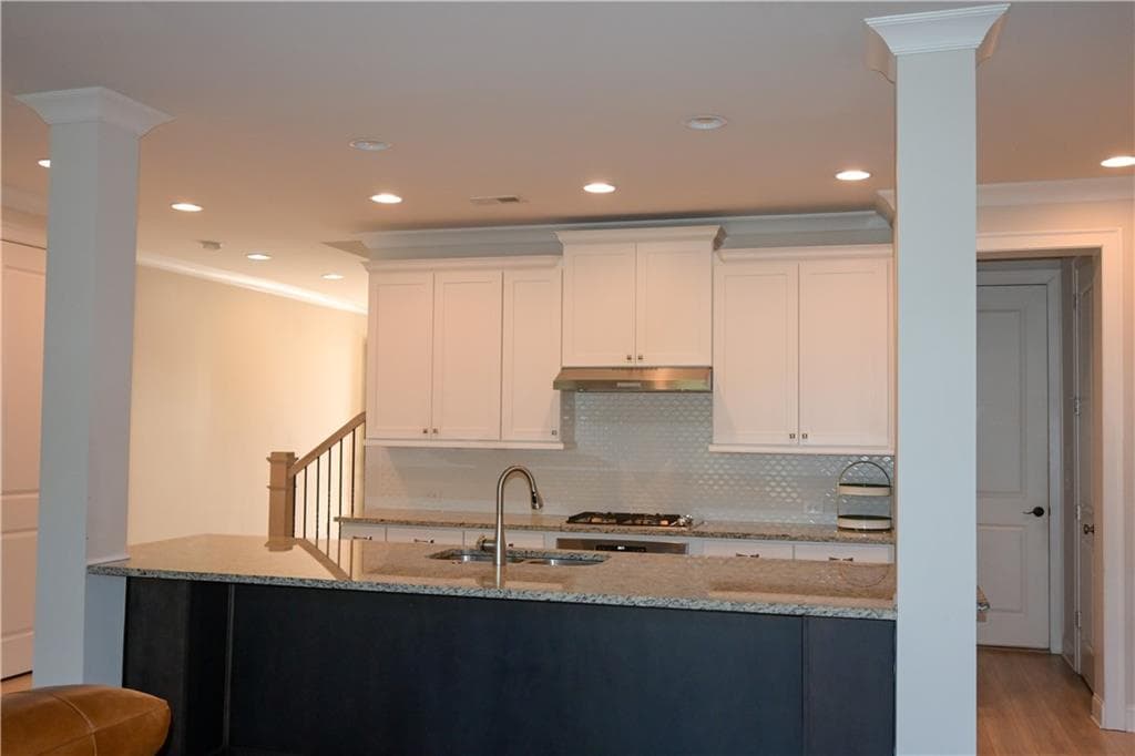 3 bedroom, 3 bathroom, 2,136 sq ft townhouse for sale at 1758 Glenview Park Circle, Duluth, GA 30097 — photo 6