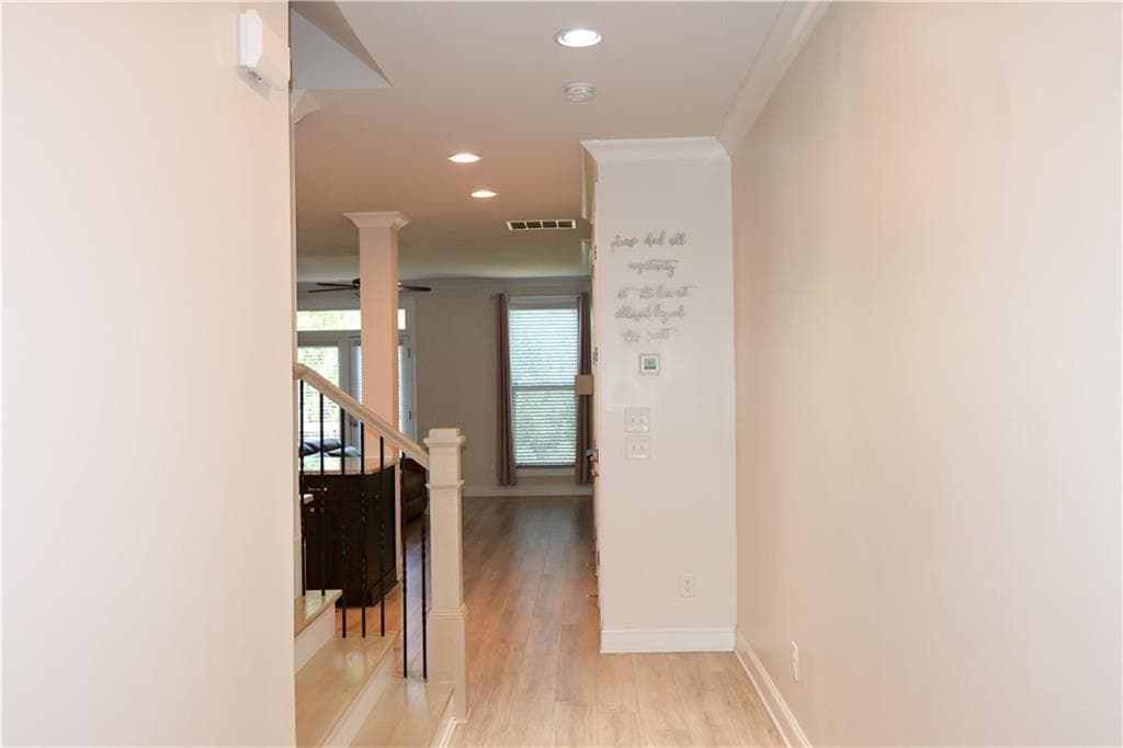 3 bedroom, 3 bathroom, 2,136 sq ft townhouse for sale at 1758 Glenview Park Circle, Duluth, GA 30097 — photo 8