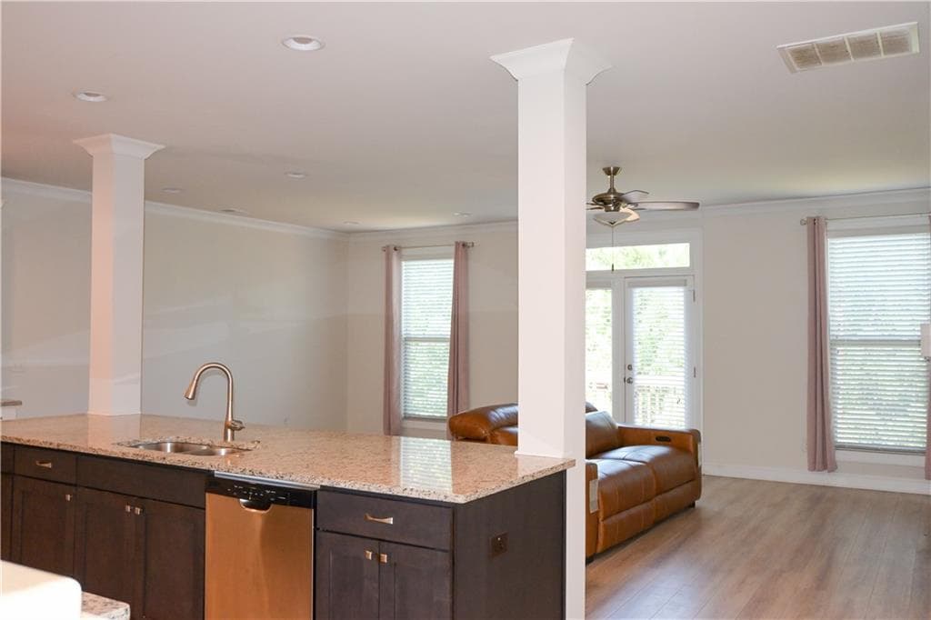 3 bedroom, 3 bathroom, 2,136 sq ft townhouse for sale at 1758 Glenview Park Circle, Duluth, GA 30097 — photo 9