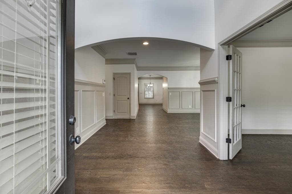 6 bedroom, 5 bathroom, 5,135 sq ft single family residence for sale at 2208 Mayors Way, Buford, GA 30519 — photo 4