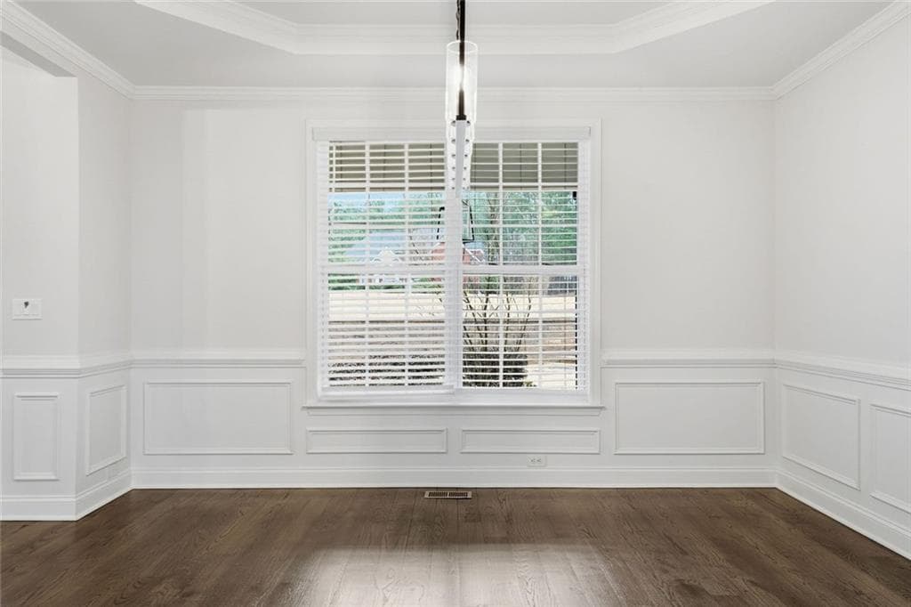 4 bedroom, 4 bathroom, 7,340 sq ft single family residence for sale at 44 S Arbor Shores Drive, Newnan, GA 30265 — photo 6