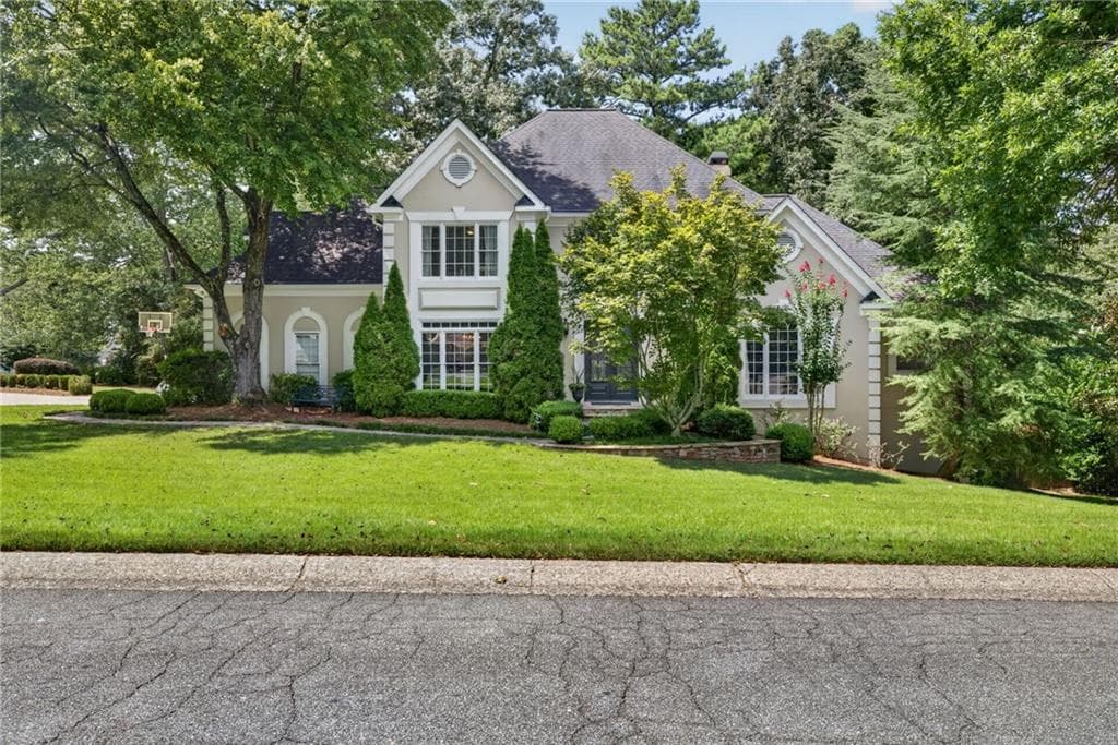 5 bedroom, 5 bathroom, 5,561 sq ft single family residence under contract at 1572 Asheforde Drive, Marietta, GA 30068 — photo 2
