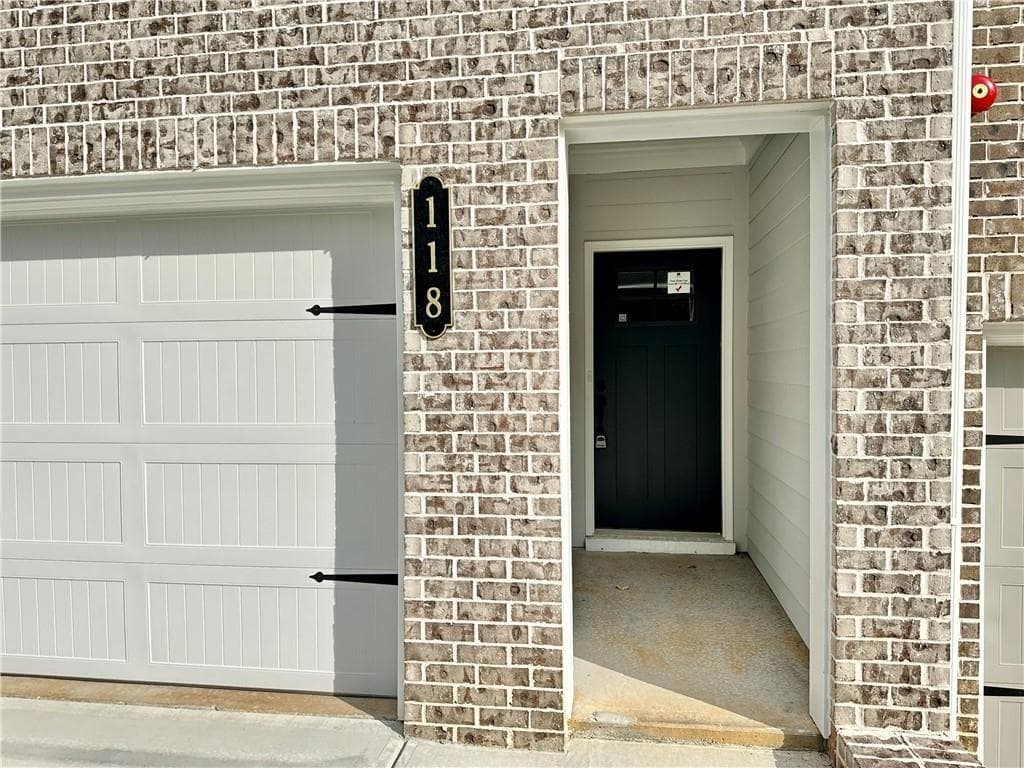 4 bedroom, 3 bathroom, 1,872 sq ft townhouse for rent at 118 Bluffington Way, Marietta, GA 30066 for $2,975 a month — photo 2
