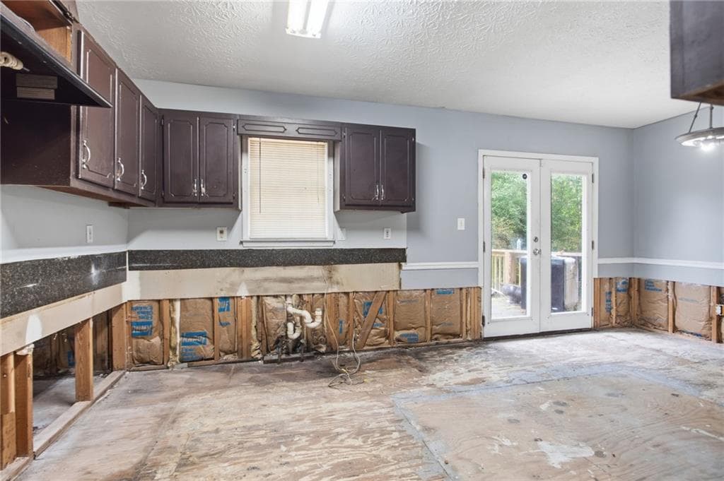4 bedroom, 2 bathroom, 2,004 sq ft single family residence for sale at 255 Belmont Farms Drive, Ellenwood, GA 30294 — photo 9