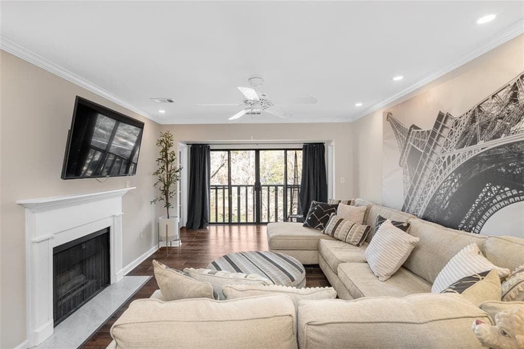 2 bedroom, 2 bathroom, 1,224 sq ft condominium for sale at 23103 Plantation Drive 103, Atlanta, GA 30324 — photo 3