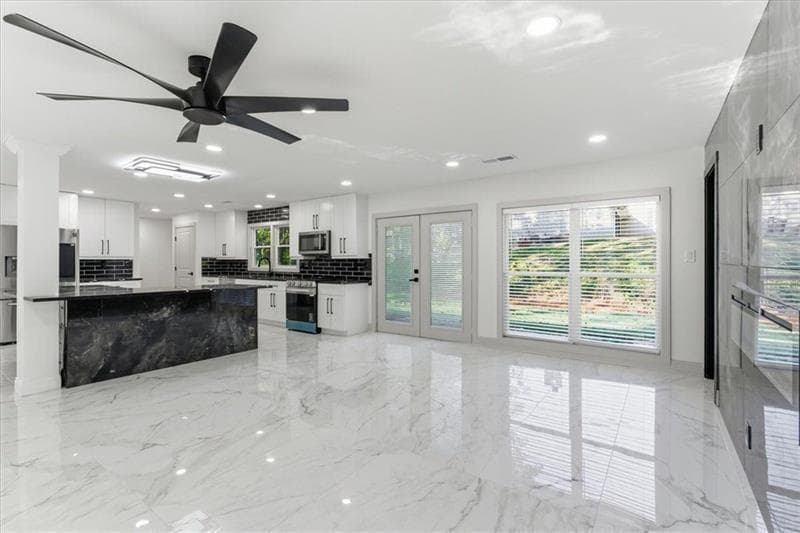 7 bedroom, 5 bathroom, 3,400 sq ft single family residence for sale at 2281 FOX HOUND Parkway, Marietta, GA 30062 — photo 2
