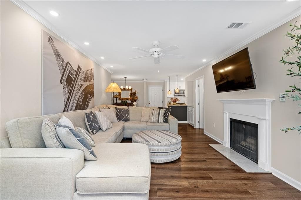 2 bedroom, 2 bathroom, 1,224 sq ft condominium for sale at 23103 Plantation Drive 103, Atlanta, GA 30324 — photo 4