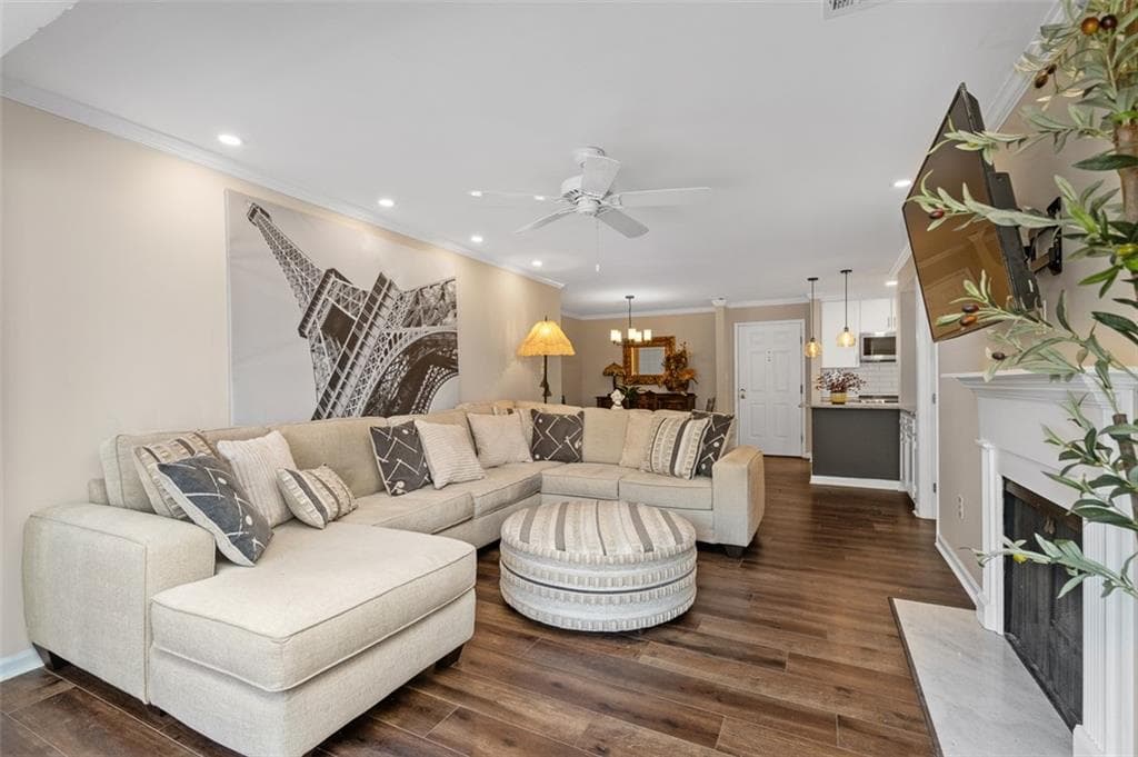 2 bedroom, 2 bathroom, 1,224 sq ft condominium for sale at 23103 Plantation Drive 103, Atlanta, GA 30324 — photo 5