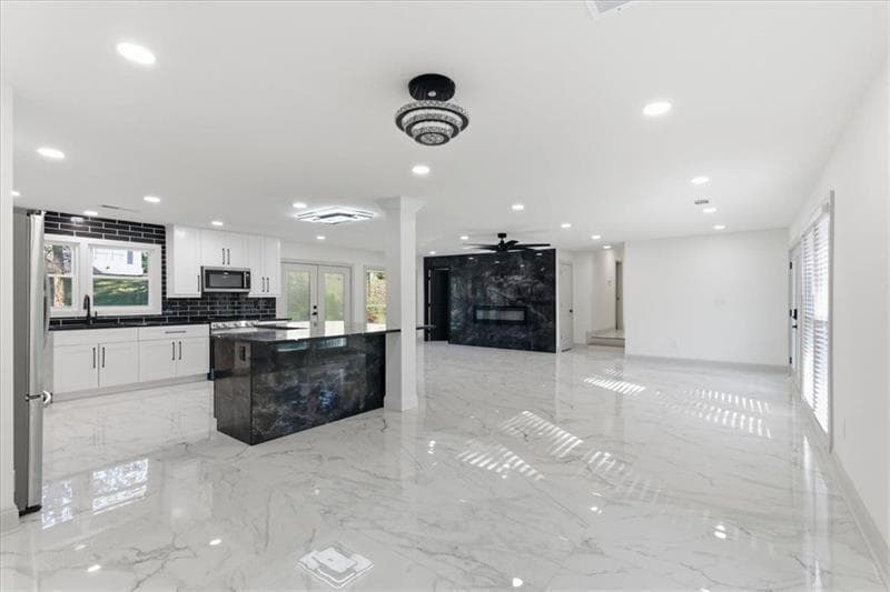7 bedroom, 5 bathroom, 3,400 sq ft single family residence for sale at 2281 FOX HOUND Parkway, Marietta, GA 30062 — photo 7