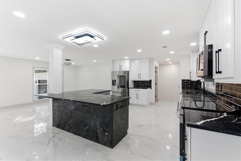 7 bedroom, 5 bathroom, 3,400 sq ft single family residence for sale at 2281 FOX HOUND Parkway, Marietta, GA 30062 — photo 10