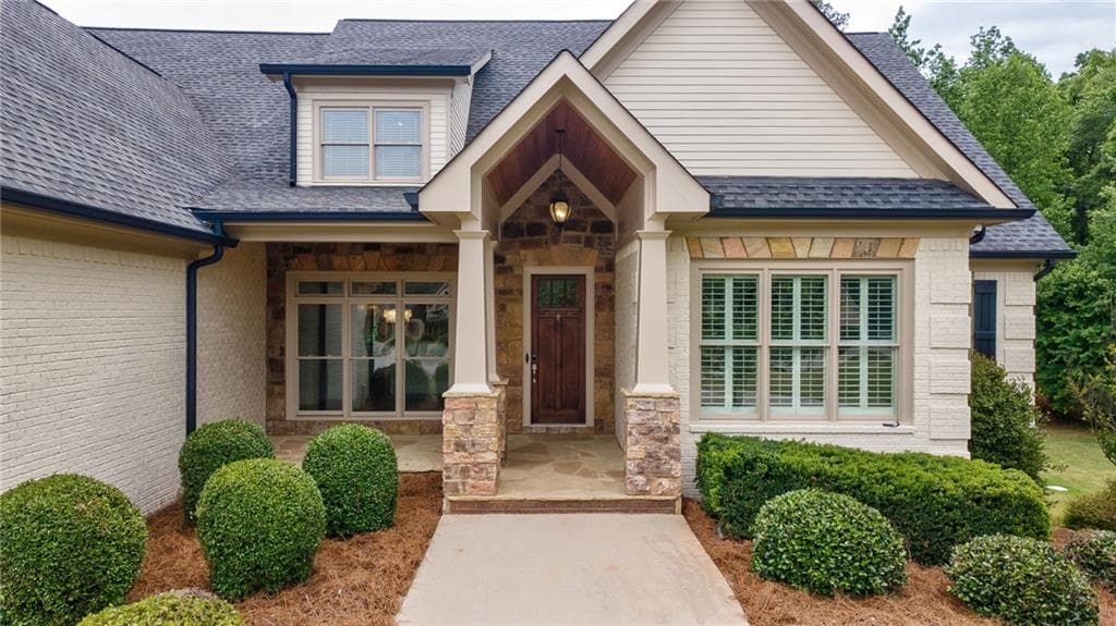 4 bedroom, 7 bathroom, 3,880 sq ft single family residence for sale at 2221 Gentry Lane, Statham, GA 30666 — photo 2