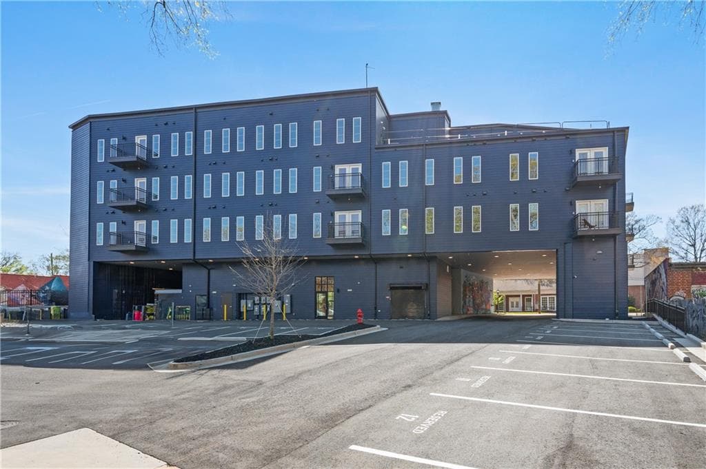 2 bedroom, 2 bathroom, 1,006 sq ft apartment for rent at 456 Flat Shoals Avenue 207, Atlanta, GA 30316 for $1,800 a month — photo 1 of 35