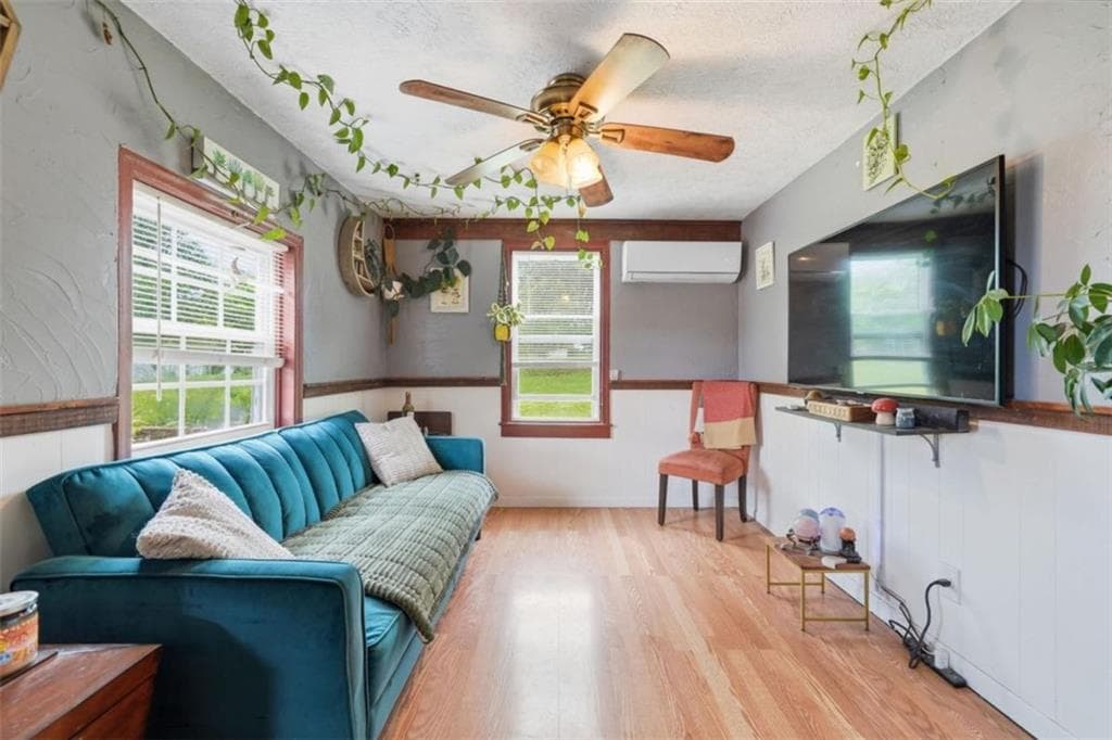 2 bedroom, 1 bathroom, 792 sq ft single family residence for sale at 231 Ada Street, Blue Ridge, GA 30513 — photo 10