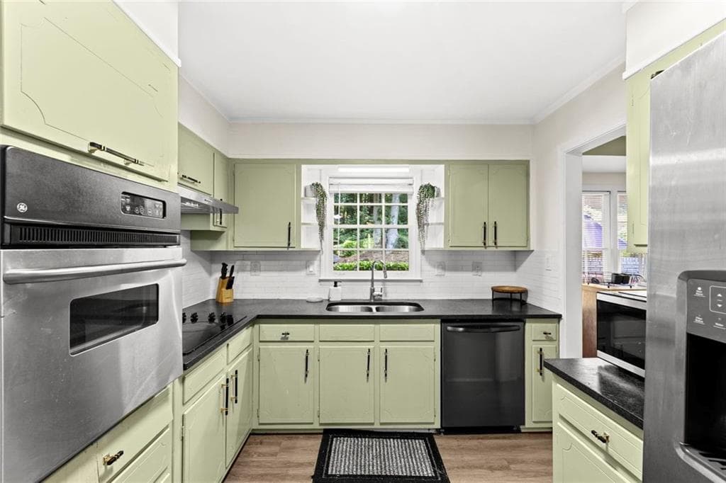 4 bedroom, 3 bathroom, 2,158 sq ft single family residence under contract at 3518 Cumberland Rd Road, East Point, GA 30344 — photo 8