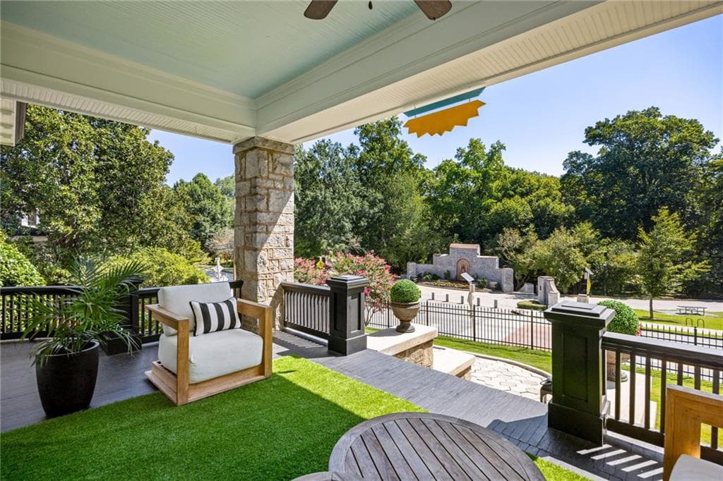 6 bedroom, 4 bathroom, 4,639 sq ft single family residence under contract at 585 Cherokee Avenue, Atlanta, GA 30312 — photo 5