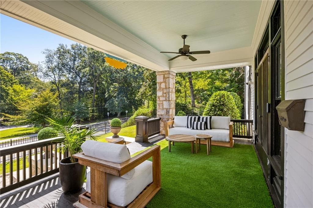 6 bedroom, 4 bathroom, 4,639 sq ft single family residence under contract at 585 Cherokee Avenue, Atlanta, GA 30312 — photo 6