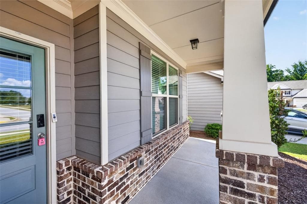 4 bedroom, 3 bathroom, 2,668 sq ft single family residence for sale at 5412 Mountain Mint, Flowery Branch, GA 30542 — photo 3