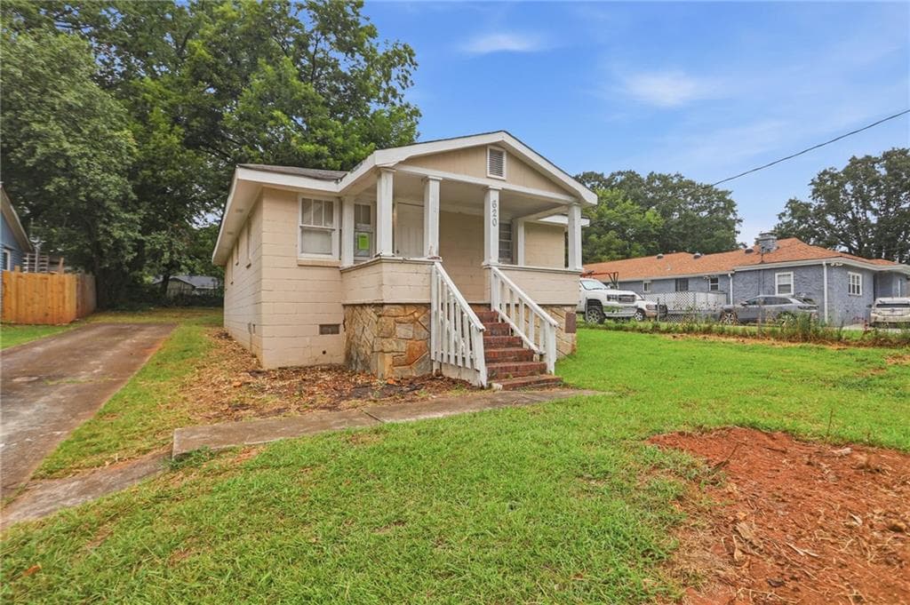 2 bedroom, 1 bathroom, 876 sq ft single family residence for sale at 620 Gibbons Drive, Scottdale, GA 30079 — photo 3