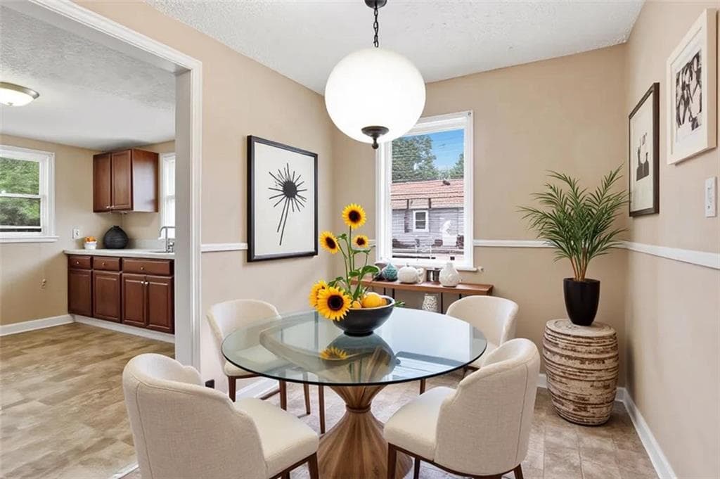2 bedroom, 1 bathroom, 876 sq ft single family residence for sale at 620 Gibbons Drive, Scottdale, GA 30079 — photo 5