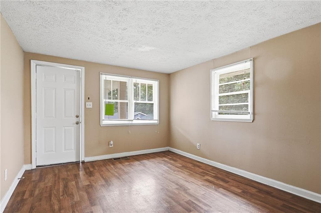 2 bedroom, 1 bathroom, 876 sq ft single family residence for sale at 620 Gibbons Drive, Scottdale, GA 30079 — photo 9