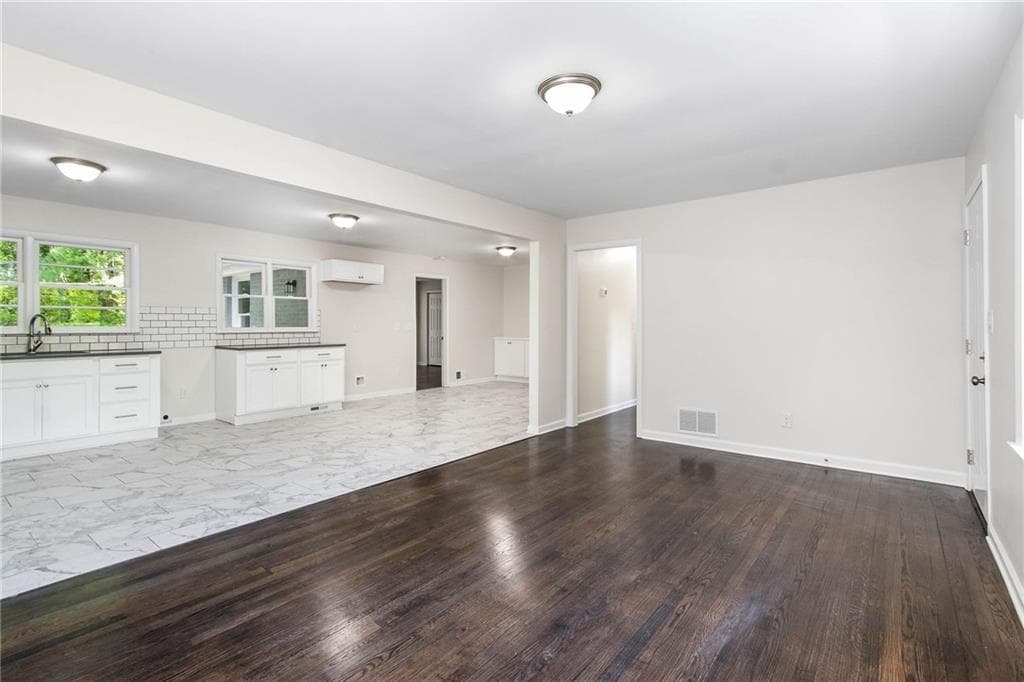 3 bedroom, 3 bathroom, 1,776 sq ft single family residence for sale at 105 Mountain View Drive, Monroe, GA 30655 — photo 3