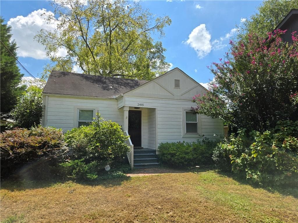 2 bedroom, 1 bathroom, 923 sq ft single family residence for rent at 2495 Amelia Avenue, Decatur, GA 30032 for $1,595 a month — photo 1 of 13