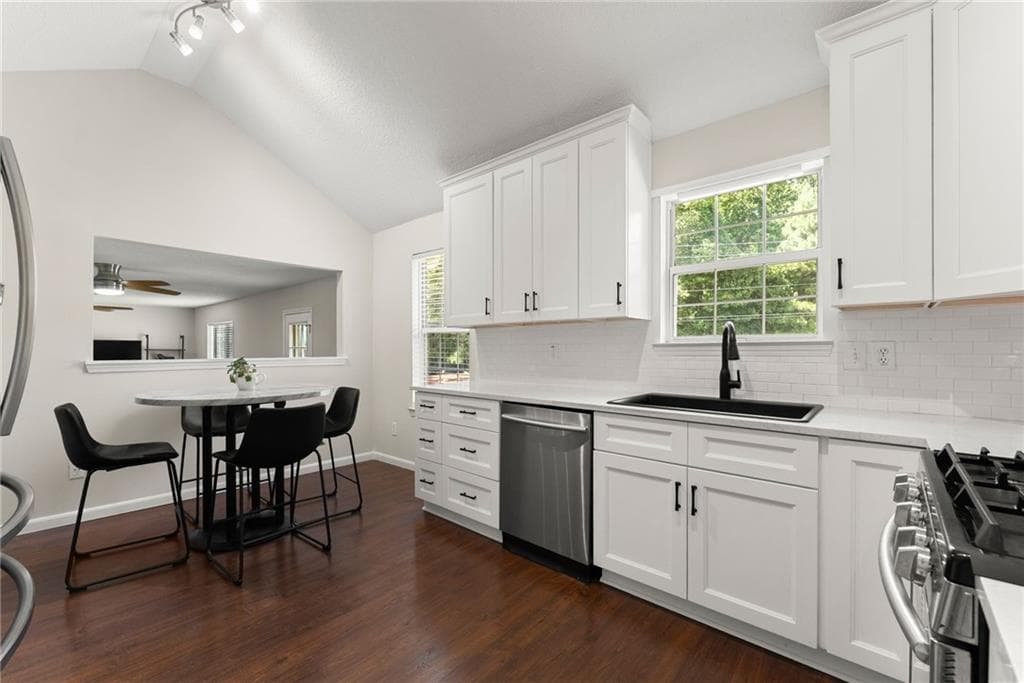3 bedroom, 3 bathroom, 2,115 sq ft single family residence for sale at 7050 Treeline Drive, Cumming, GA 30028 — photo 9