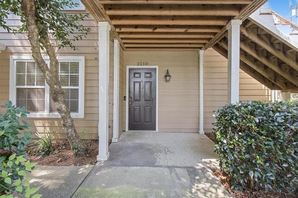 2 bedroom, 2 bathroom, 1,017 sq ft condominium for sale at 2210 River Heights Court, Marietta, GA 30067 — photo 5