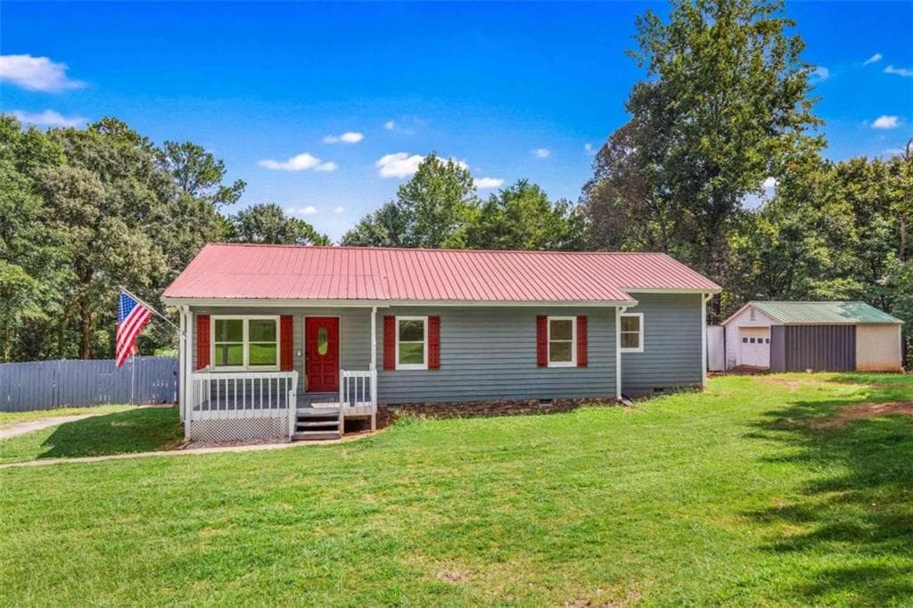 3 bedroom, 4 bathroom, 1,408 sq ft single family residence under contract at 214 Paul Smith Road, Covington, GA 30014 — photo 3