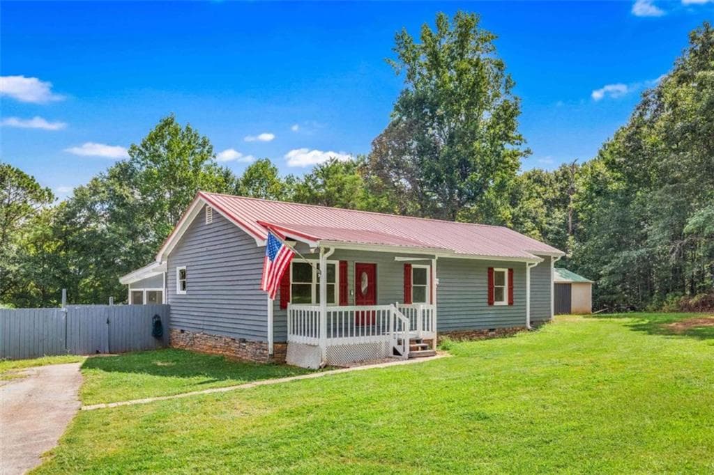 3 bedroom, 4 bathroom, 1,408 sq ft single family residence under contract at 214 Paul Smith Road, Covington, GA 30014 — photo 9