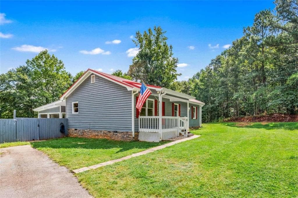 3 bedroom, 4 bathroom, 1,408 sq ft single family residence under contract at 214 Paul Smith Road, Covington, GA 30014 — photo 10