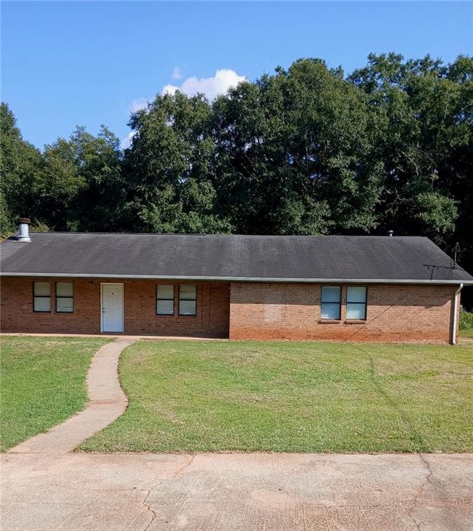 2 bedroom, 1 bathroom, 1,000 sq ft duplex for rent at 200 Tanglewood Drive B, Monroe, GA 30656 for $1,350 a month
