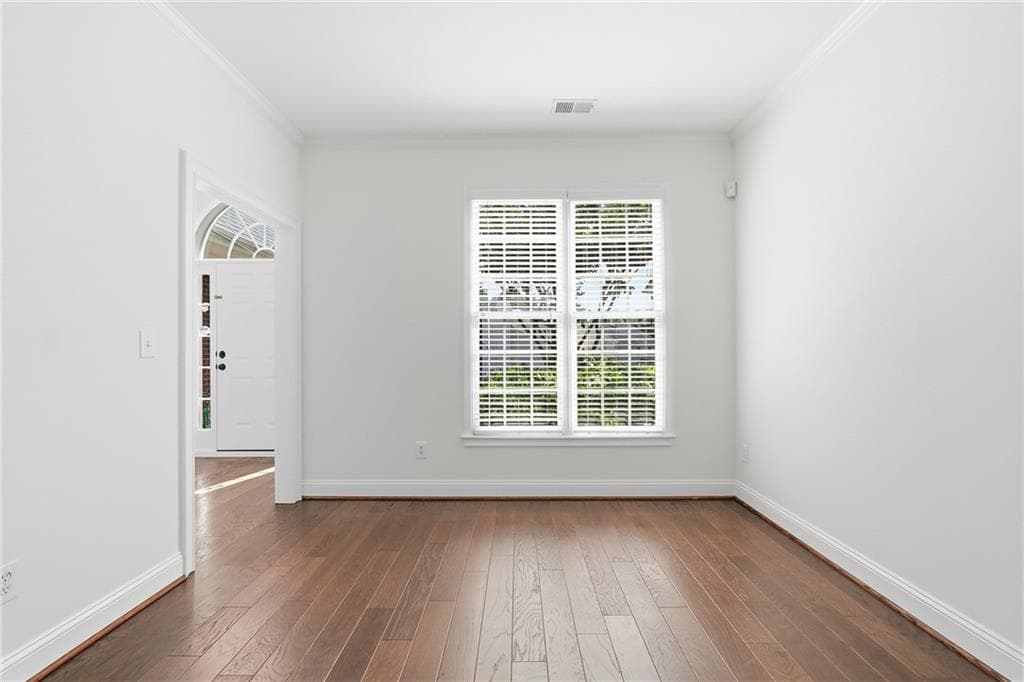 3 bedroom, 3 bathroom, 2,202 sq ft single family residence for sale at 325 Oak Alley Court, Johns Creek, GA 30022 — photo 5