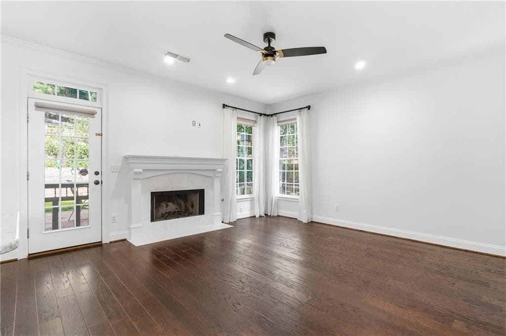 3 bedroom, 3 bathroom, 2,202 sq ft single family residence for sale at 325 Oak Alley Court, Johns Creek, GA 30022 — photo 10