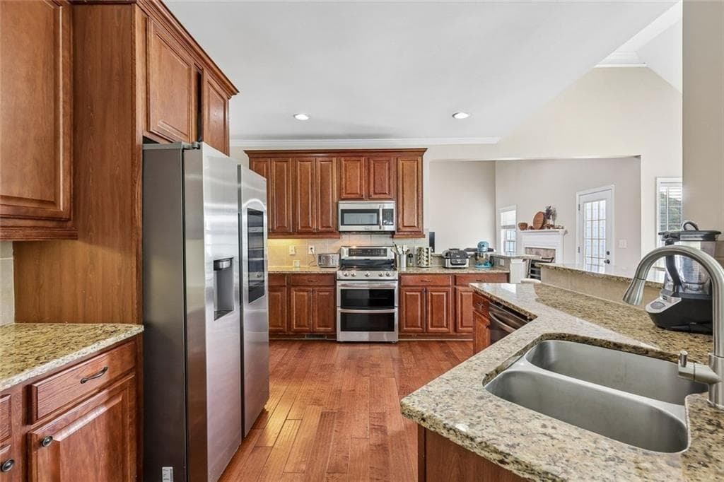 6 bedroom, 4 bathroom, 4,090 sq ft single family residence for sale at 2100 Apalachee Trail, Monroe, GA 30656 — photo 4