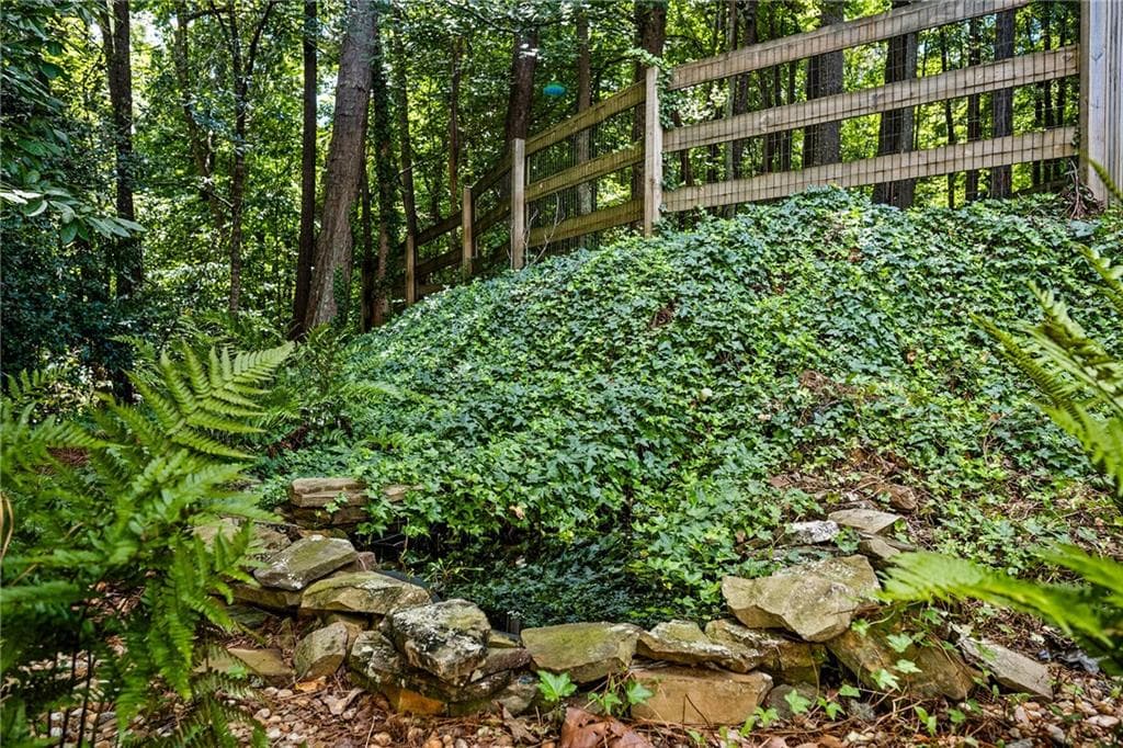 4 bedroom, 3 bathroom, 2,576 sq ft single family residence under contract at 2268 Northbrook Ridge, Kennesaw, GA 30152 — photo 9