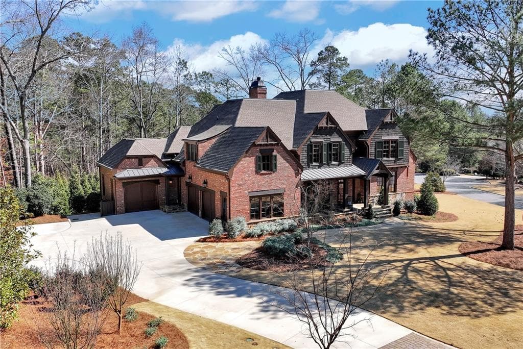 6 bedroom, 8 bathroom, 10,100 sq ft single family residence for sale at 902 Little Darby Lane, Suwanee, GA 30024 — photo 4